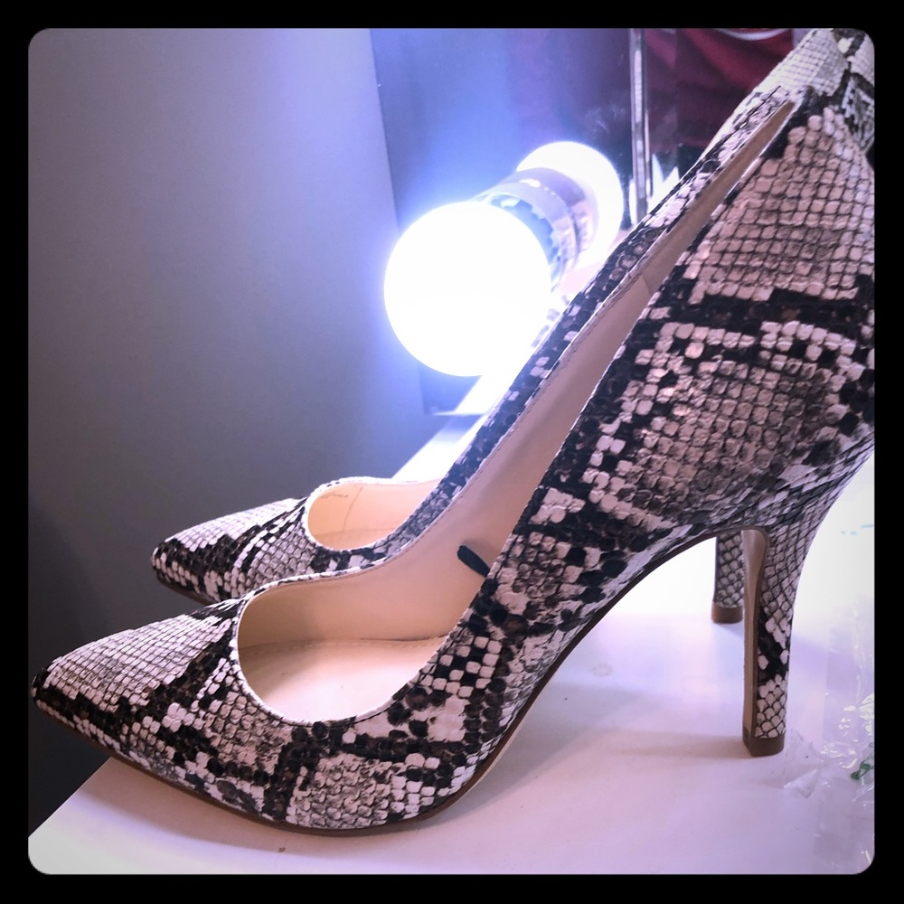 *Worn once for 1  hour* Gorgeous Nine West Heels